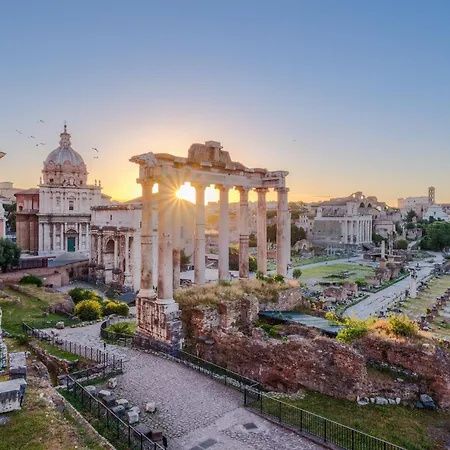 Joivy Exclusive 2-bedroom With Private Garden - 5 Minutes From The Colosseum * Roma