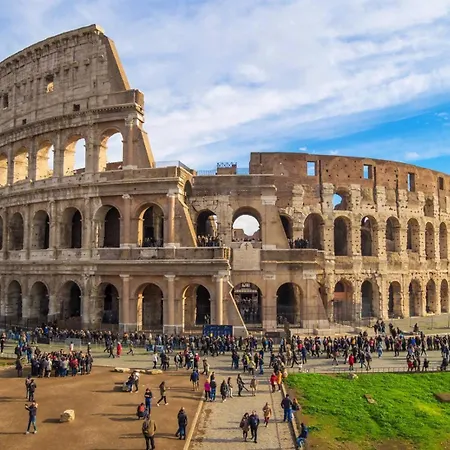Exclusive With Private Garden - 5 Minutes From The Colosseum * Roma