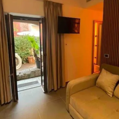 Exclusive With Private Garden - 5 Minutes From The Colosseum Villa Rome