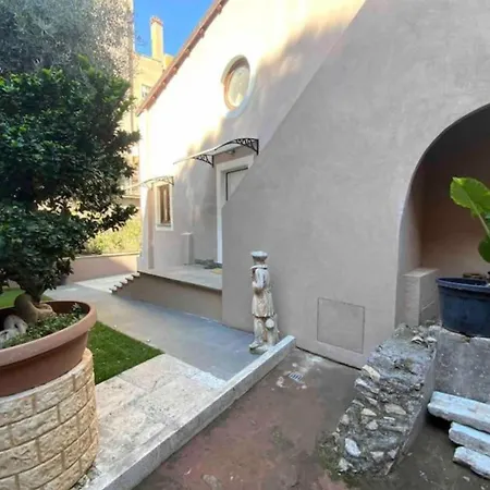 Exclusive With Private Garden - 5 Minutes From The Colosseum Rome