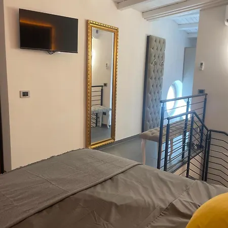 Villa Joivy Exclusive 2-bedroom With Private Garden - 5 Minutes From The Colosseum *