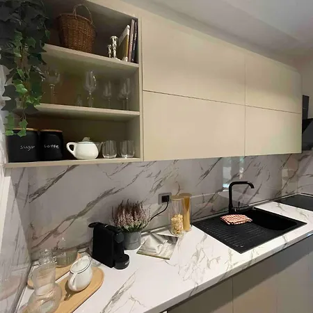 Joivy Exclusive 2-bedroom With Private Garden - 5 Minutes From The Colosseum