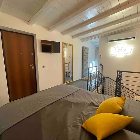 Joivy Exclusive 2-bedroom With Private Garden - 5 Minutes From The Colosseum * Roma